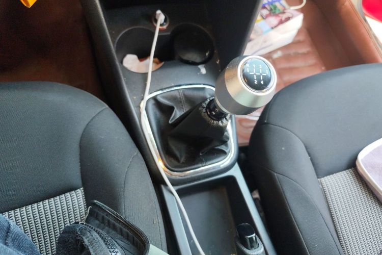 大众 Polo 2014款 1.4L 手动风尚版中控内饰18