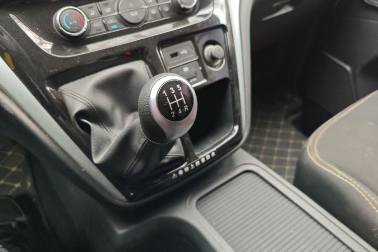 江淮瑞风 瑞风M3 2023款 1.8L 7/8座智联版中控内饰18