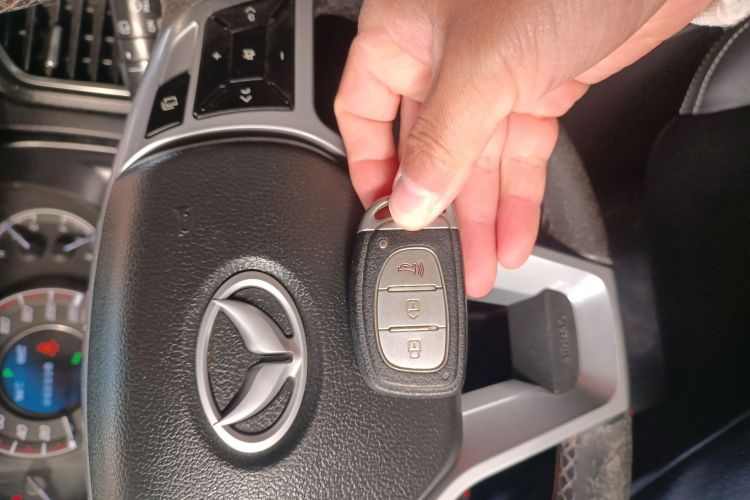 北汽幻速S6 2017款 1.5T CVT乐享型中控内饰11