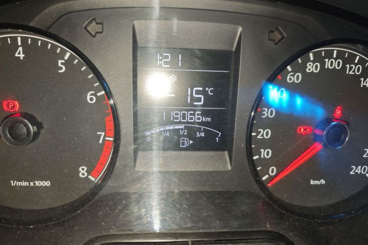 大众 Polo 2014款 1.4L 手动风尚版中控内饰15