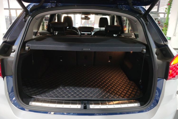 宝马X1 2019款 sDrive18Li 时尚型机舱底盘23