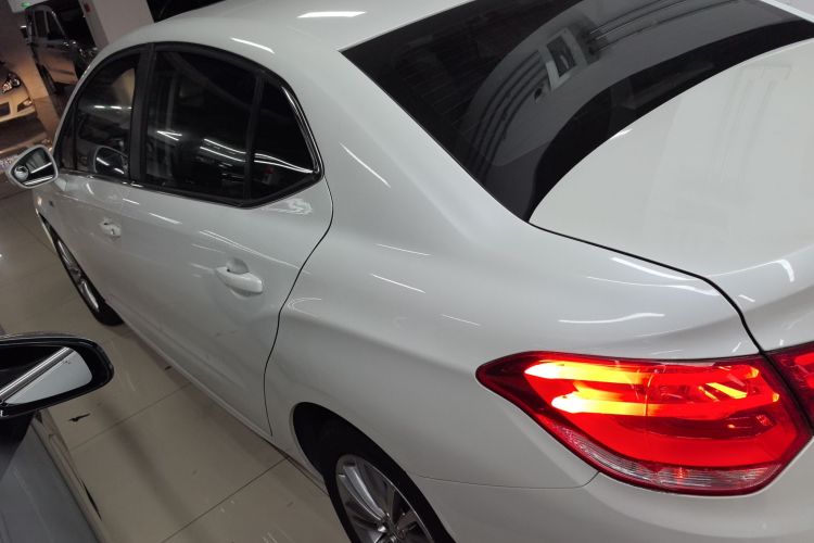 雪铁龙C4L 2015款 1.2T 自动豪华版车身外观6003