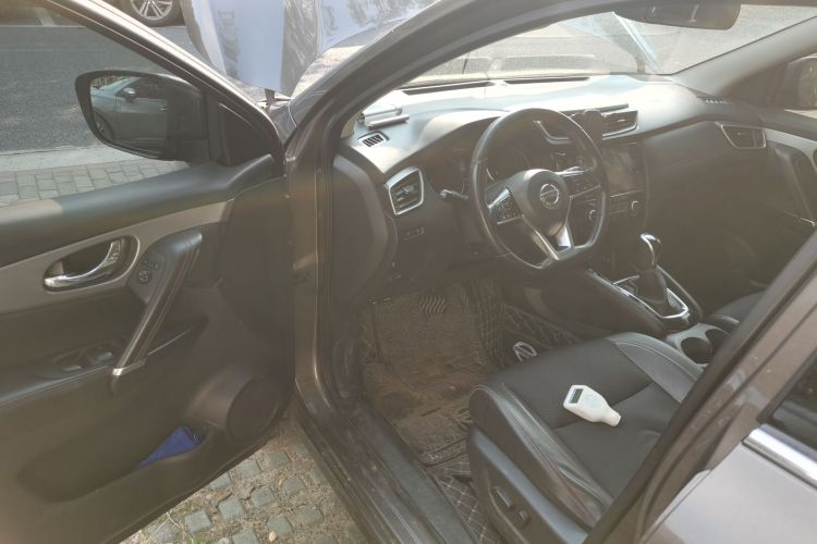 日产 逍客 2019款 2.0L CVT豪华版中控内饰7003