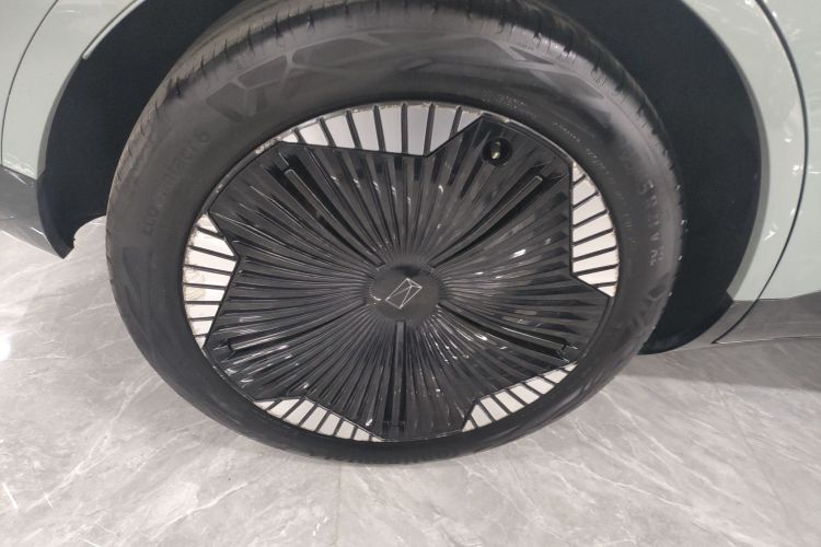 阿维塔11 2023款 鸿蒙 90度 后驱商务版车身外观6008