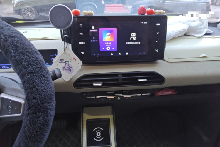 吉利银河 2024款 200km 熊猫骑士中控内饰16