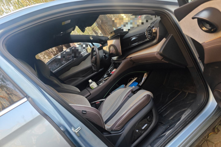 比亚迪 护卫舰07 2023款 DM-i 100KM 尊贵型局部细节9005