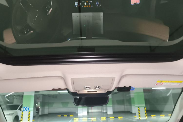 捷豹XFL 2022款 XFL 2.0T P250 两驱尊享豪华版中控内饰22