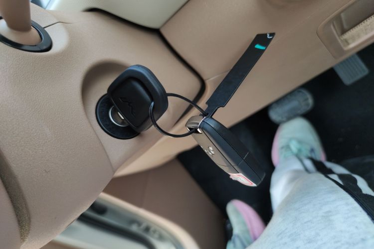 五菱汽车 宏光MINIEV 2025款 四门版 进阶款中控内饰7001