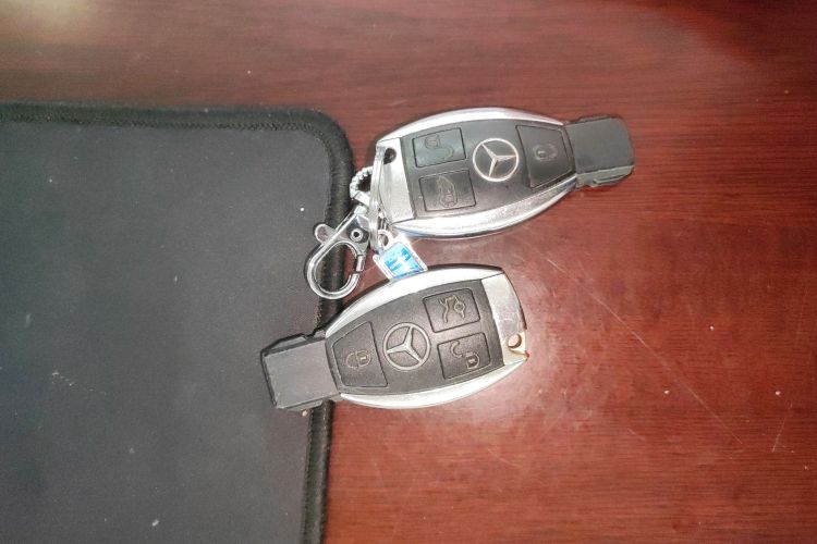 奔驰 唯雅诺 2013款 3.0L 舒适版中控内饰7001