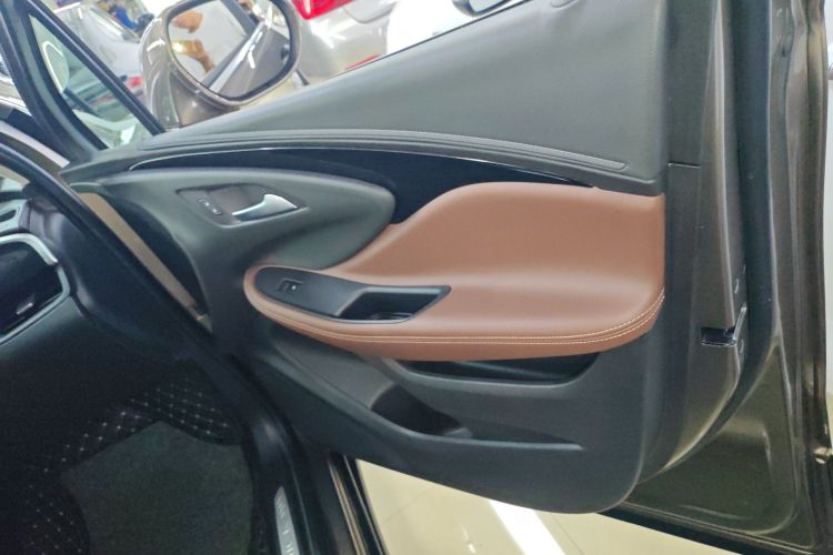 别克 昂科威 2019款 28T 四驱精英型 国VI中控内饰7005