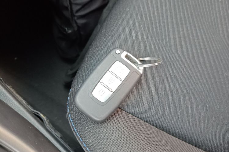 现代 朗动 2013款 1.6L 自动领先型中控内饰7001