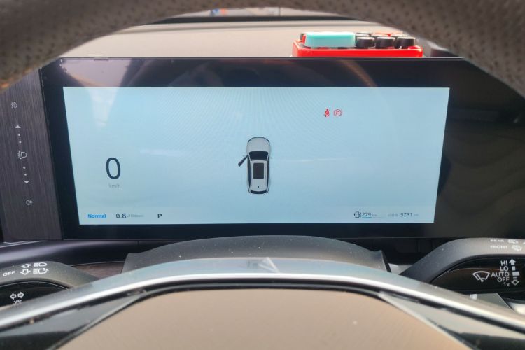 荣威RX9 2023款 2.0T 两驱优享版中控内饰14