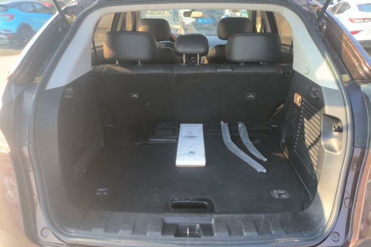 纳智捷 优6 SUV 2016款 1.8T 风尚超值型机舱底盘23