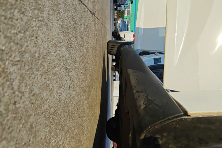 福特 福克斯 2012款 两厢 1.6L 手动风尚型局部细节9001