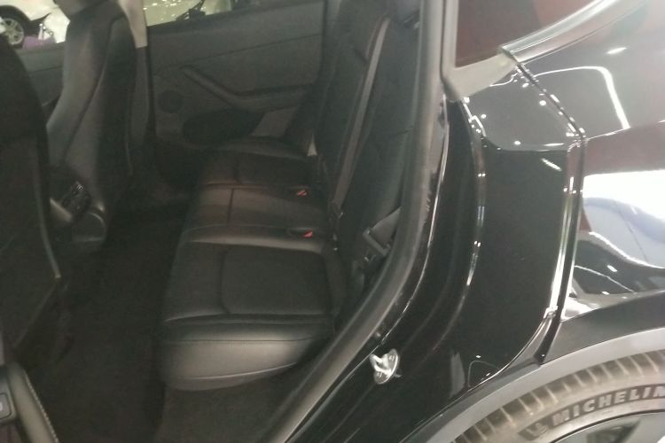 特斯拉 Model Y 2022款 改款 后轮驱动版中控内饰21
