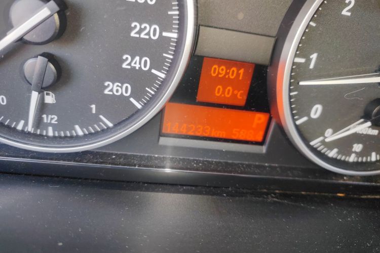 宝马X1 2015款 sDrive18i 时尚晋级版中控内饰15