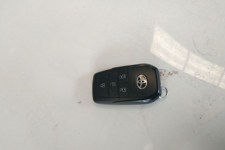 丰田 格瑞维亚 2024款 2.5L混动 豪华版中控内饰7001