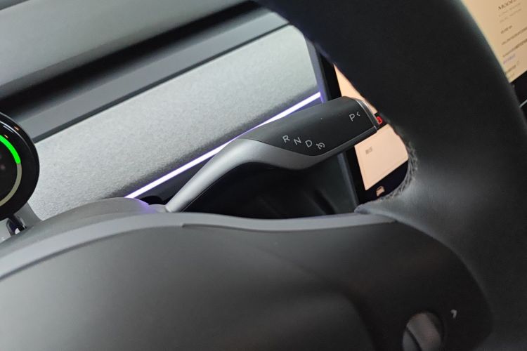 特斯拉 Model Y 2023款 长续航全轮驱动版局部细节18