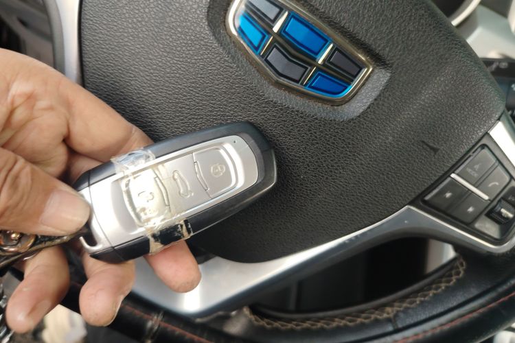 吉利汽车 博越 2016款 1.8TD 自动智慧型中控内饰7001