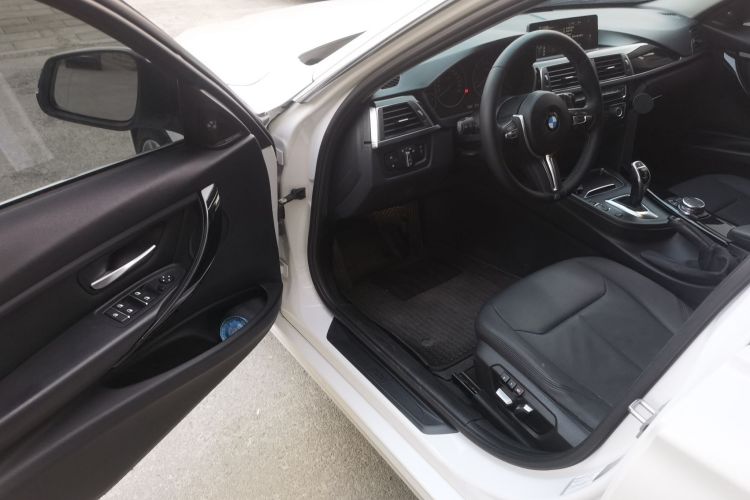 宝马3系 2016款 320Li 进取型中控内饰7003