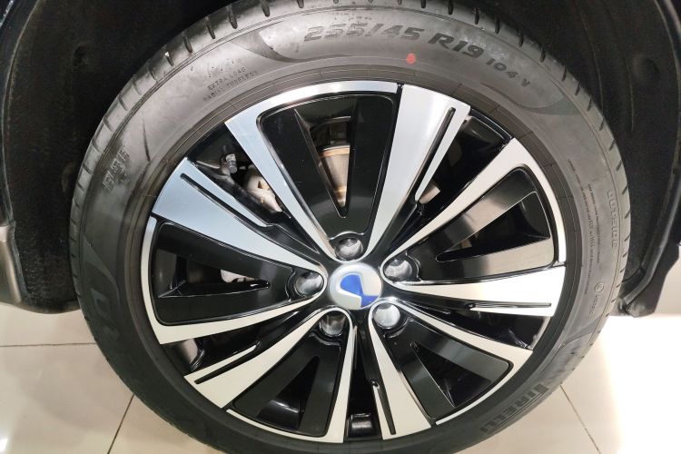 腾势N7 2023款 超长续航版(Air版)车身外观6008