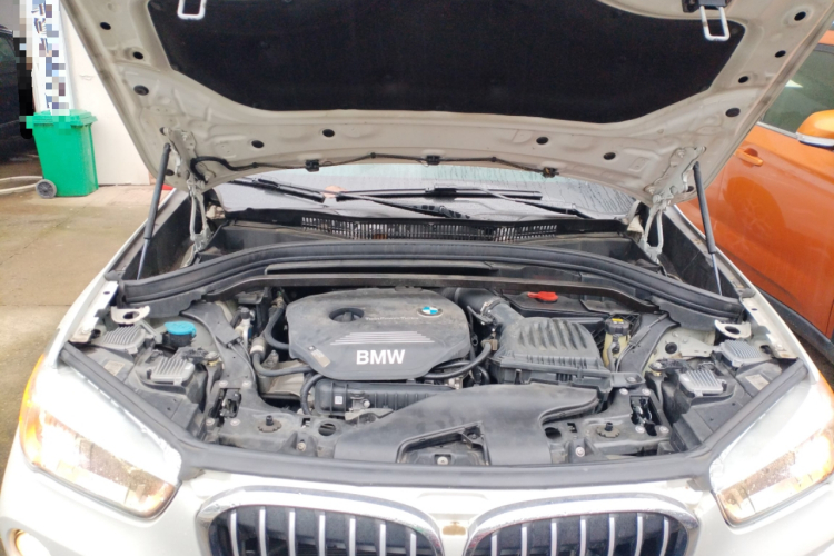 宝马X1 2019款 sDrive18Li 尊享型机舱底盘24