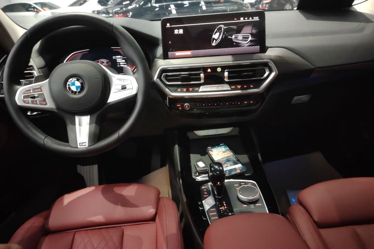 宝马X3 2023款 改款 xDrive30i 领先型 M曜夜套装中控内饰16