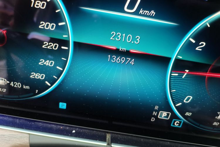 奔驰E级 2021款 E 300 L 时尚型中控内饰15