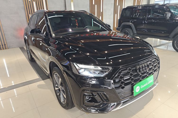 奥迪Q5L 2024款 40 TFSI 豪华动感型车身外观3
