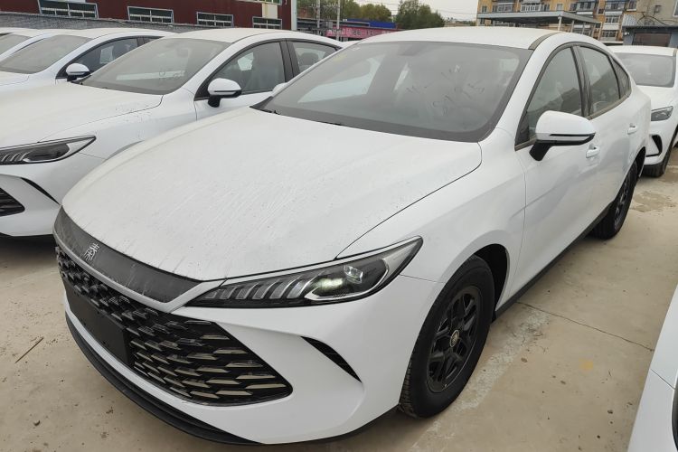 比亚迪 秦PLUS 2025款 DM-i 智驾版 55KM领先型车身外观1