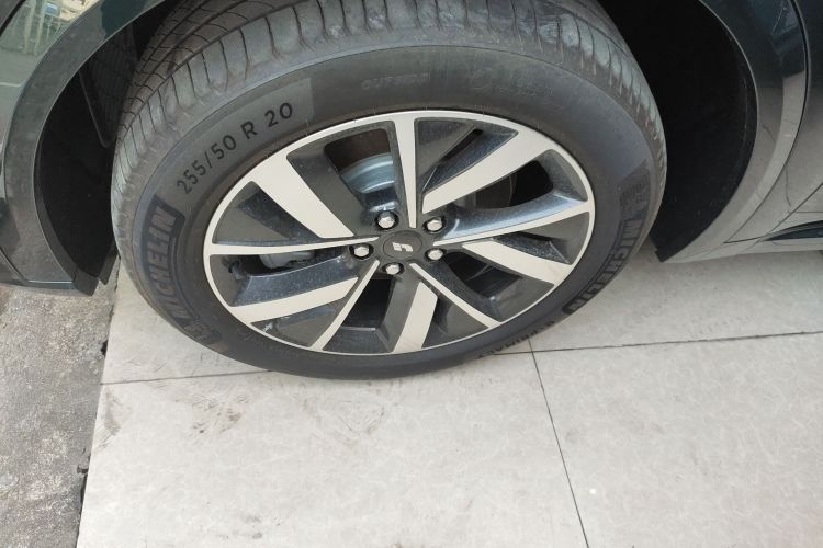 理想汽车 理想L8 2023款 Max车身外观6007