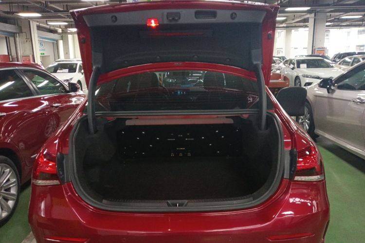 奔驰A级 2020款 改款 A 200 L 运动轿车时尚型机舱底盘23