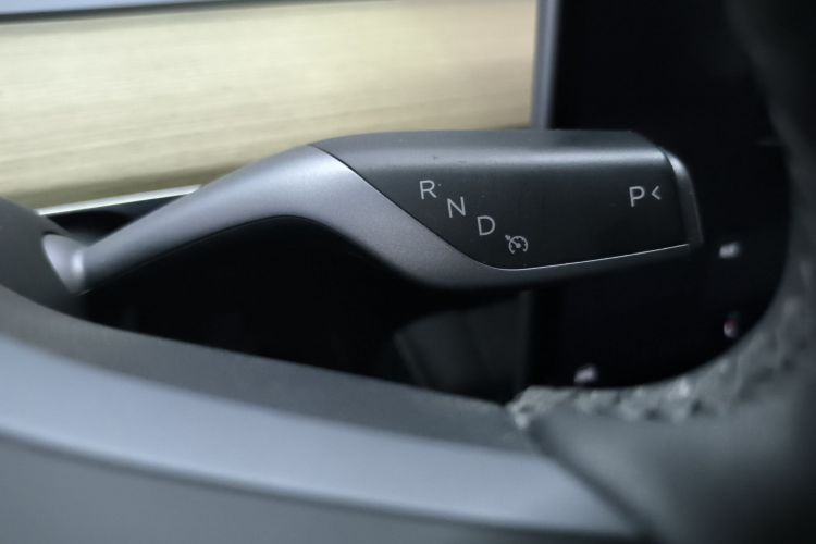 特斯拉 Model Y 2022款 改款 长续航全轮驱动版中控内饰18