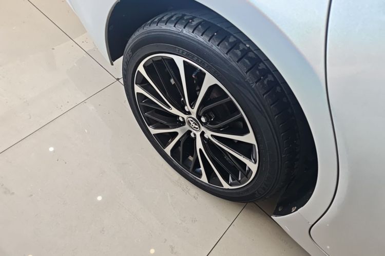 丰田 凯美瑞 2018款 2.0S 锋尚版车身外观6008