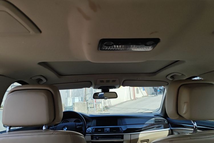 宝马5系 2013款 525Li 豪华型中控内饰22