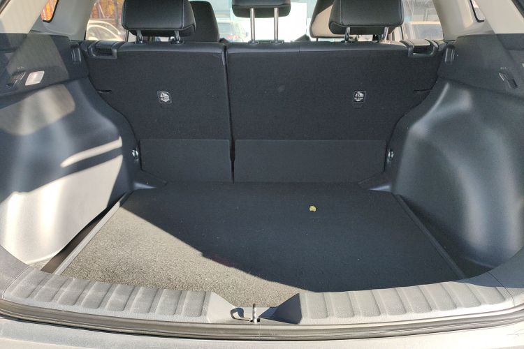 丰田 锋兰达 2022款 2.0L CVT豪华PLUS版机舱底盘23