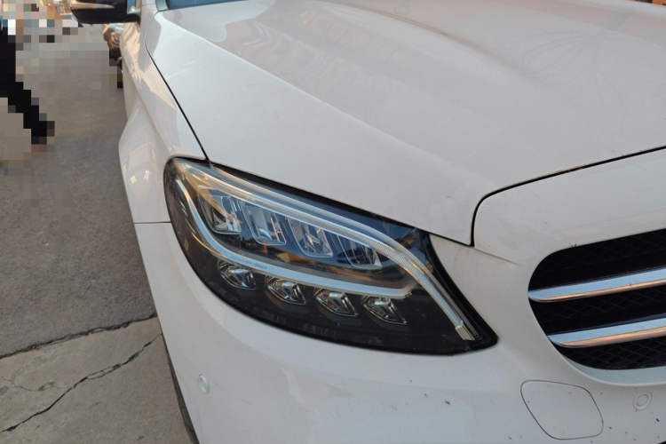 奔驰C级 2019款 C 260 运动版车身外观8