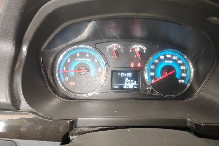 东风风光 风光370 2016款 1.5L 手动豪华型SFG15-05 7座局部细节14