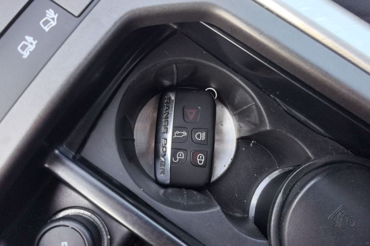 路虎 揽胜极光 2018款 240PS SE 智耀版中控内饰11