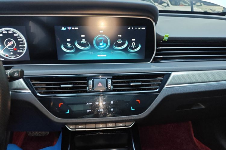 红旗HS5 2022款 改款 2.0T 智联旗享版中控内饰16