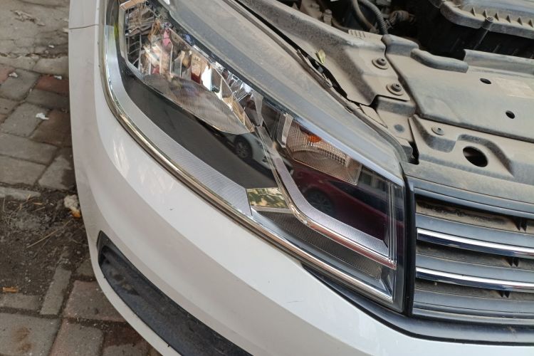 大众 桑塔纳 2018款 1.5L 自动风尚版车身外观8