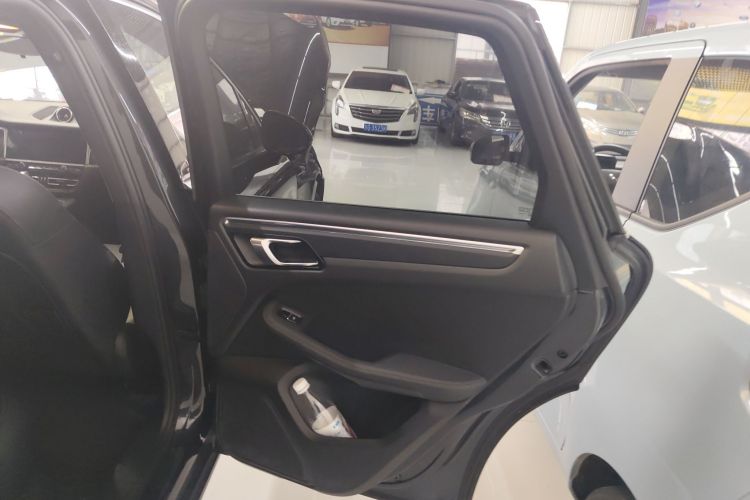 保时捷 2021款 Macan 2.0T中控内饰45