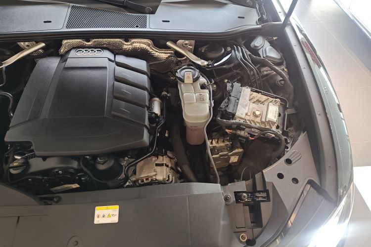 奥迪A6L 2023款 40 TFSI 豪华动感型机舱底盘26