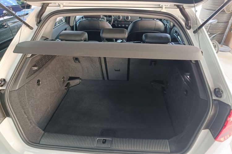 奥迪A3 2019款 Sportback 35 TFSI 时尚型 国VI机舱底盘23