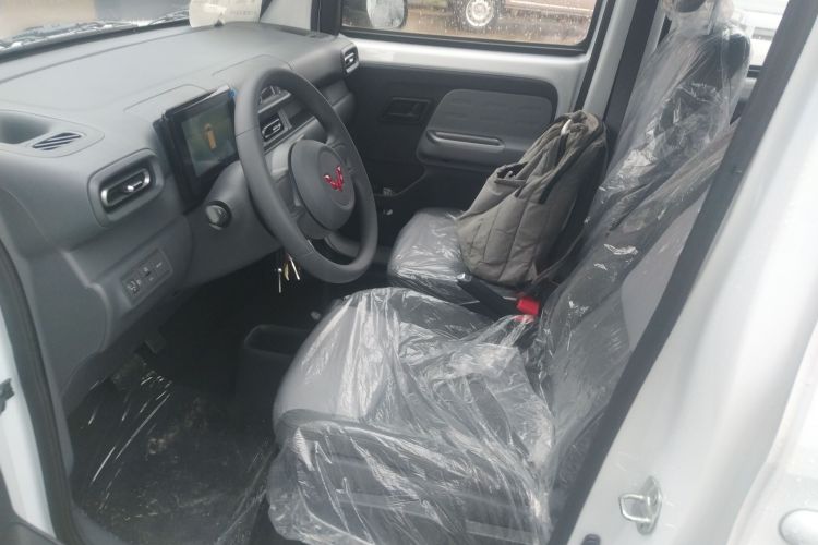 五菱汽车 五菱之光新能源 2025款 305km 进取型中控内饰19