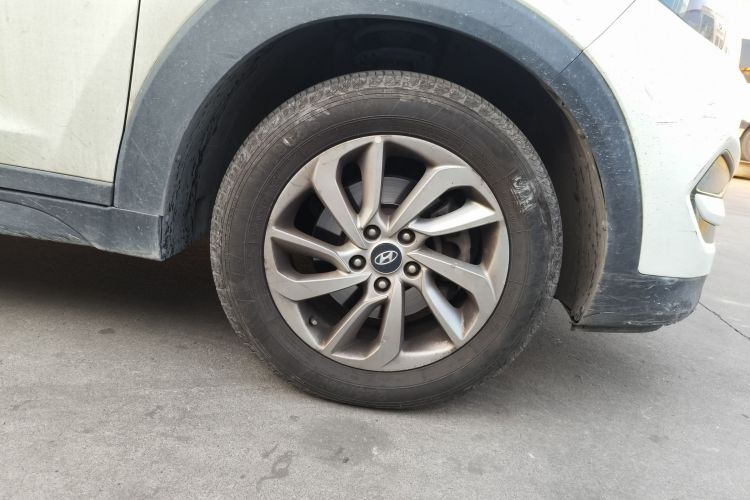 现代 途胜 2018款 1.6T 双离合两驱15周年特别版车身外观6007