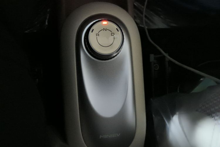 五菱汽车 宏光MINIEV 2025款 四门版 进阶款中控内饰18