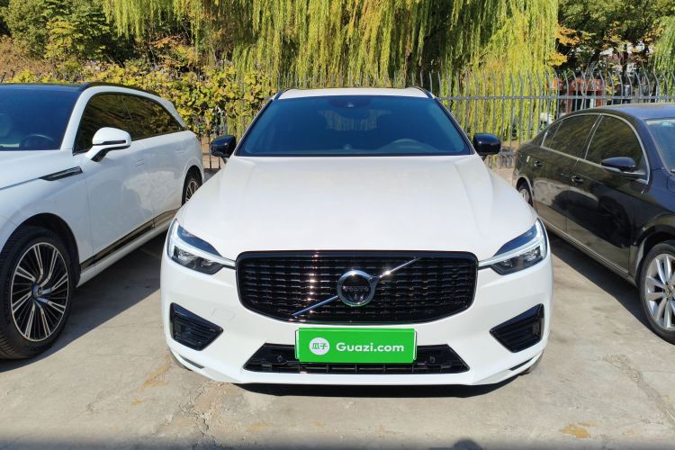 沃尔沃XC60新能源 2020款 T8 E驱混动 智远运动版车身外观2