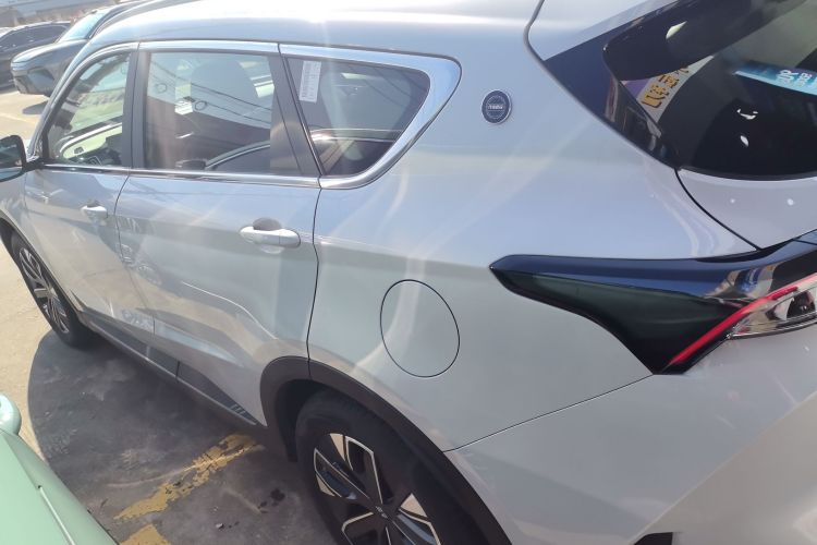 捷途山海L7 2024款 1.5T 120km ULTRA 7座车身外观4