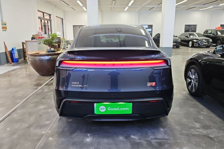 特斯拉 Model Y 2025款 长续航全轮驱动 首发版车身外观6